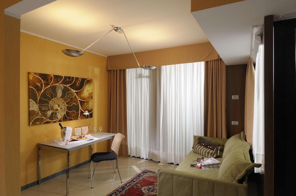 Hotel Western